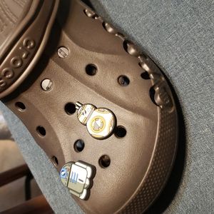 Two pack Star Wars Croc charms BB-8 and R2-D2